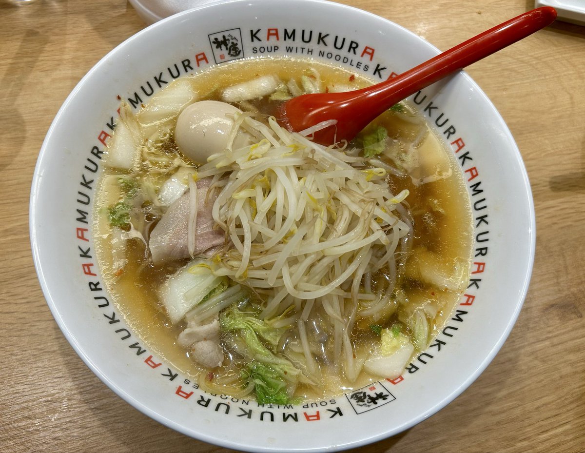 植え付けデーの
お昼ごはんと晩ごはん☺️

スーパーのお弁当でも今年まだたけのこ食べてなかったからすごく美味しかったです🥺

煮卵もやしラーメンは安定の美味しさ✨
