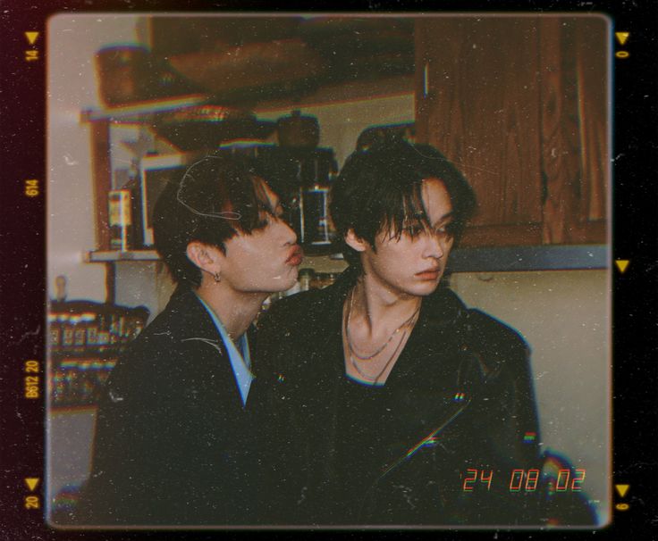 Yᥙrι V᥆ggᥱᥣ ● tweet media