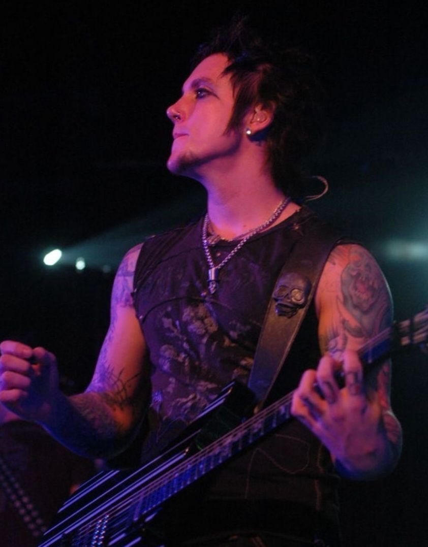 Acervo synyster gates tweet media