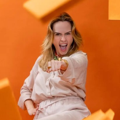 updatecultura's tweet photo. De acordo com o Portal Léo Dias, Ana Paula Renault pode ser comunicada sobre o falecimento do pai ainda dentro do #BBB26, pois informou em um questionário que desejaria ser avisada caso ocorresse. https://t.co/VWQjVzsx3c