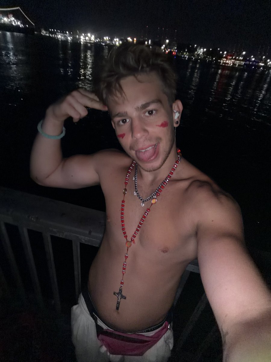 WhiteChocottate's tweet image. La vida la loca #latino #la #socal #whitechocolatttee #foryou #fyp #cowboy #mexico #russian