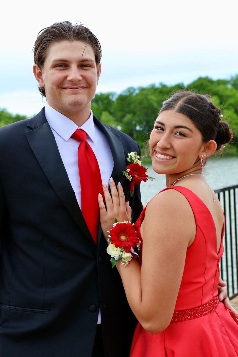 aliyanas08's tweet photo. We might be athletes but we can clean up pretty well! Junior Prom in the books! ❤️🤍 https://t.co/YZKULBIwup