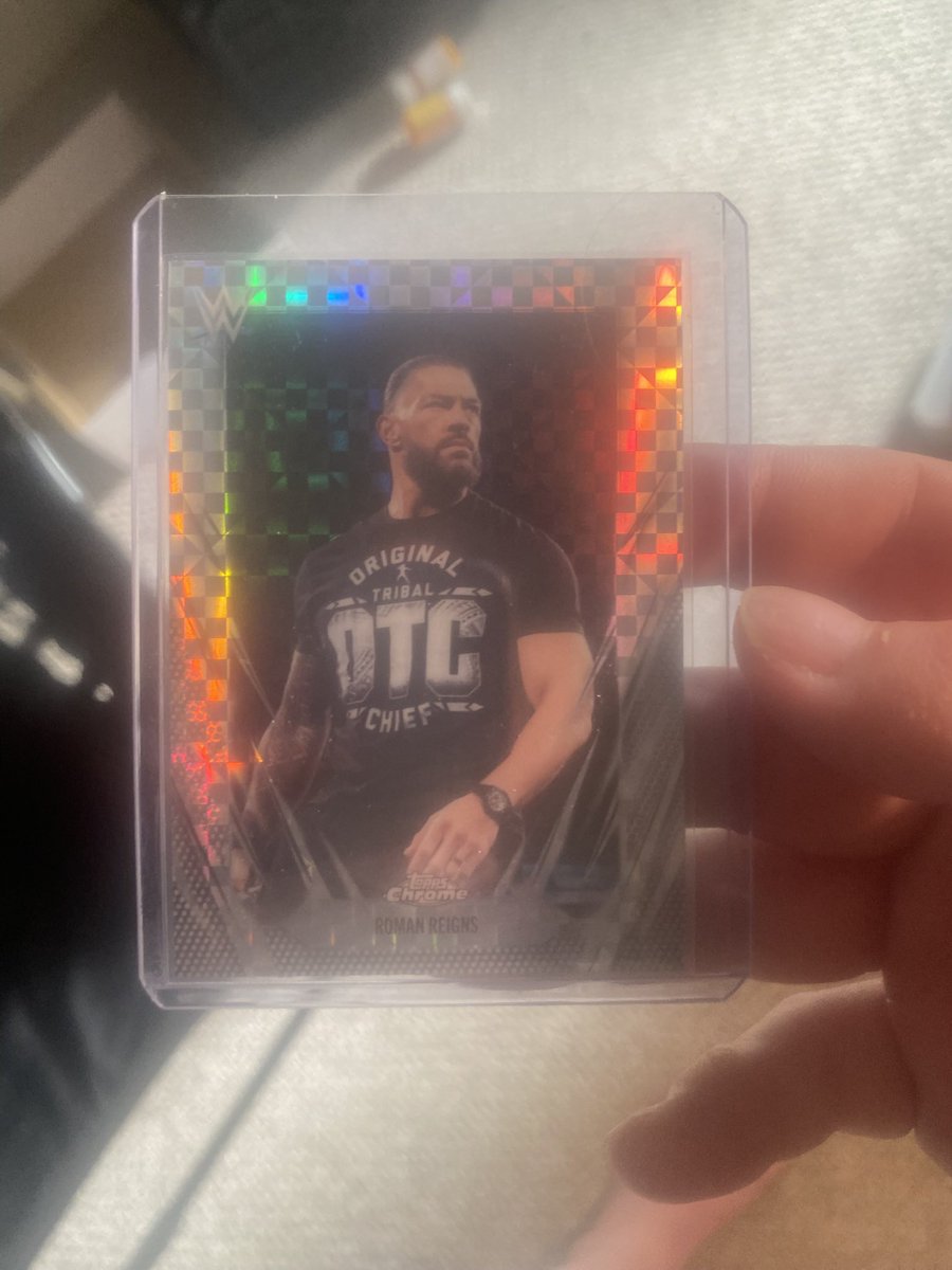 SwollenDome's tweet image. Helluva match

Look forward to trading this @Topps @WWE #Chrome in for some more chaos.

Thanks, @WWERomanReigns.

Maybe put this toward a ‘graph.