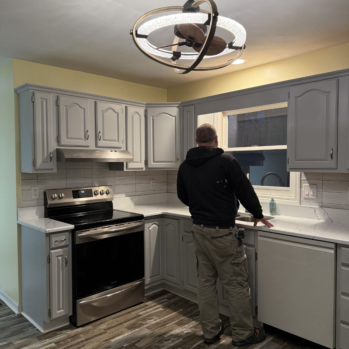 MyHandyman_'s tweet image. Ann Arbor — full remodel or a few key upgrades, My Handyman handles it all. 🍽️ Cabinets, countertops, flooring, lighting &amp;amp; finishing touches — one team, done right from start to finish. Call today! #AnnArbor #KitchenRemodel #HomeImprovement