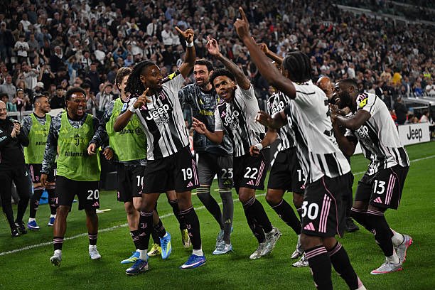 Chiara 🖤 tweet media