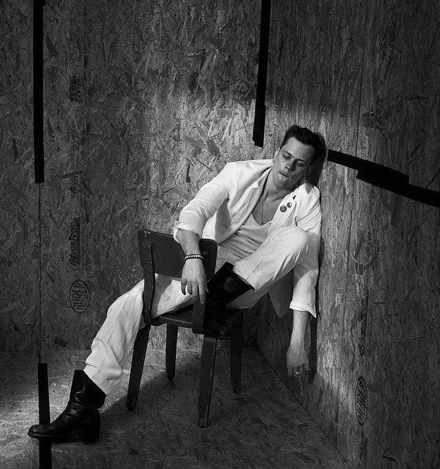 I need a new photoshoot of Bill, I really miss him sm 🥹🖤