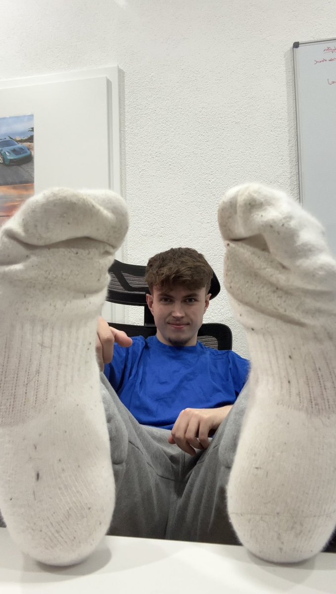 Sniff my feets! 🧦