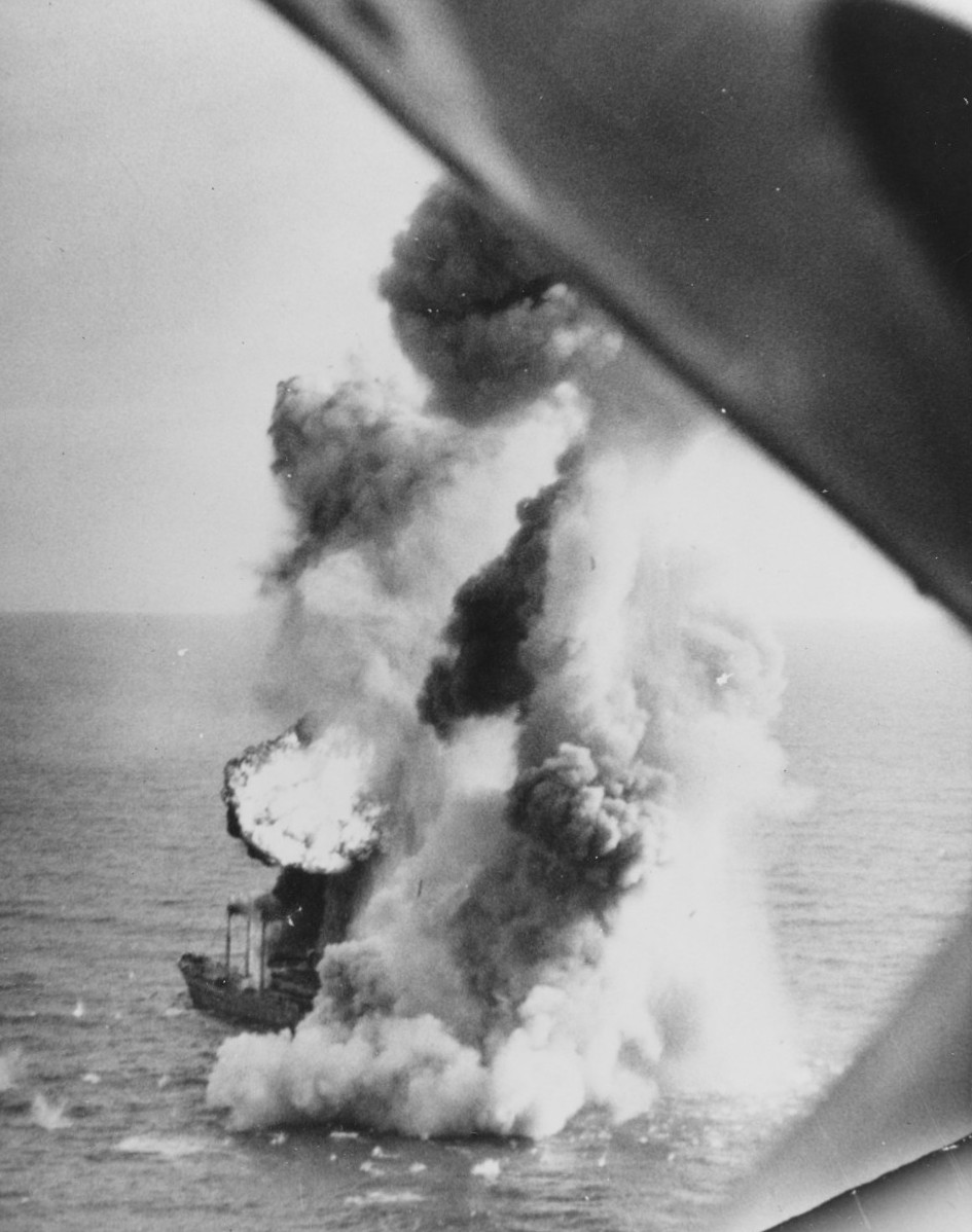 WW2Facts's tweet image. A Japanese freighter of about 4500 tons blows up during attacks by Essex-class aircraft carrier USS Lexington (CV-16) planes on a convoy south of Camranh Bay, French Indochina, on January 12, 1945.

#History #WWII