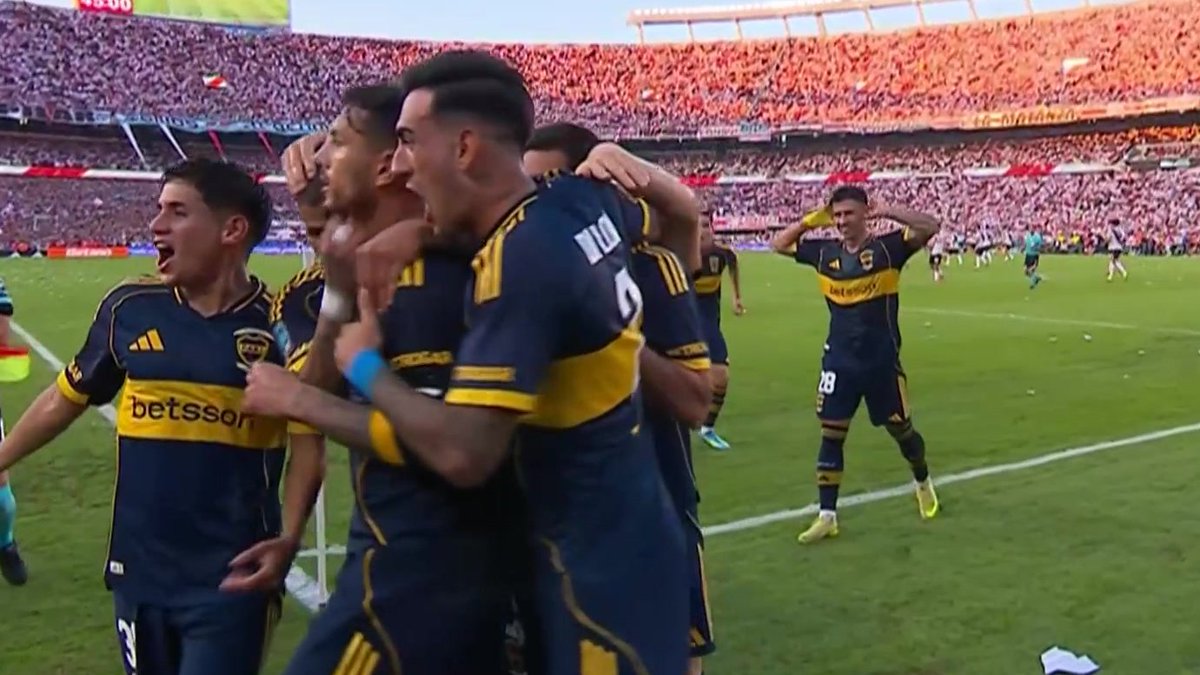 TyCSports's tweet image. 👐 Adam Bareiro también realizó el TOPO GIGIO EN EL MONUMENTAL, tras el gol de Paredes ante #River.