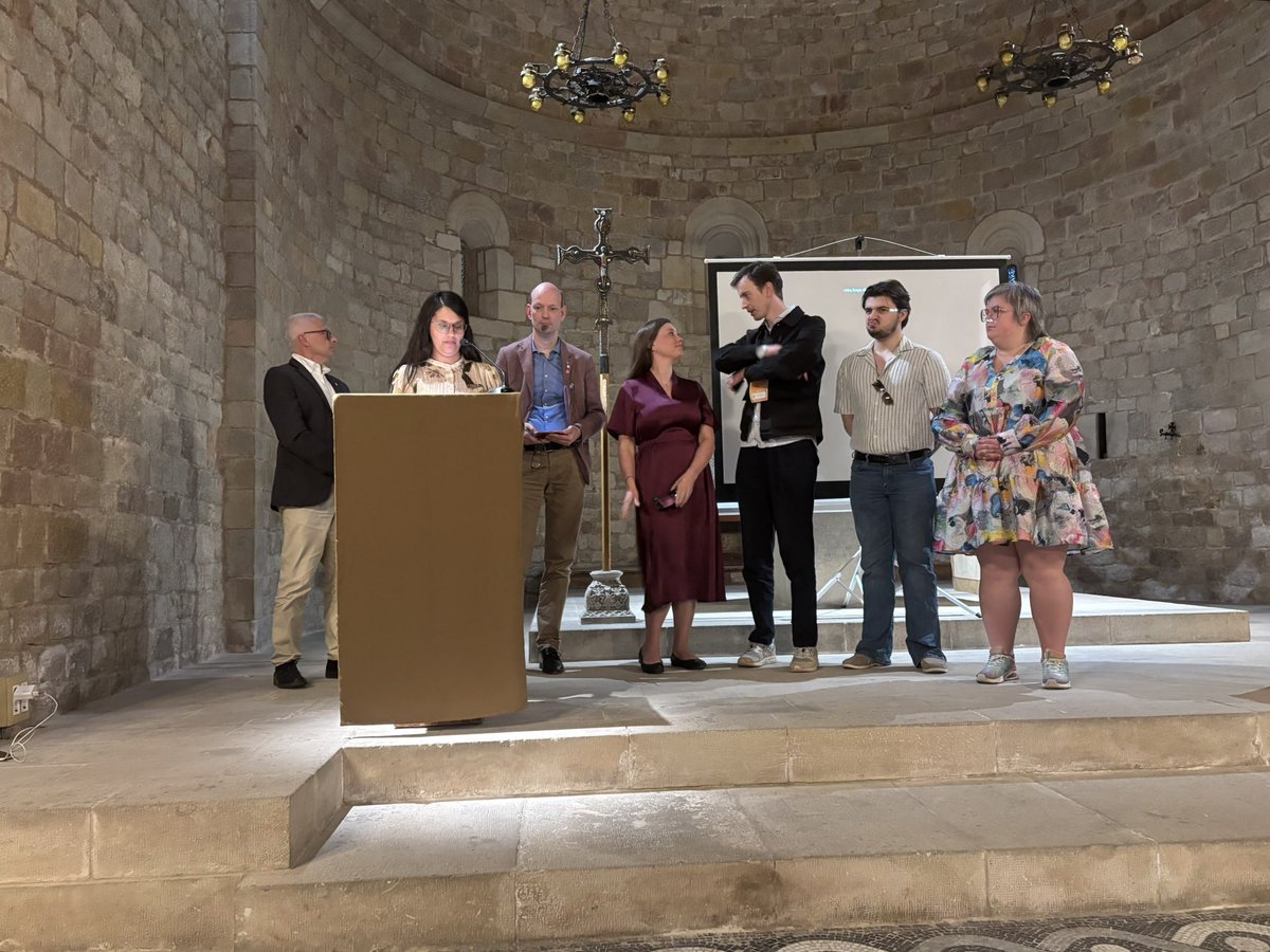 CristiansPSC's tweet photo. Ahir vam celebrar el centenari de la International League of Religious Social (ILRS), a Sant Pau del Camp, aprofitant l’assemblea que van fer a Barcelona en el marc de la @GPMobilisation, a #Barcelona. Després, vam anar a sopar. Un gran dia per la humanització de l’esquerra. https://t.co/tihpyAAmTM