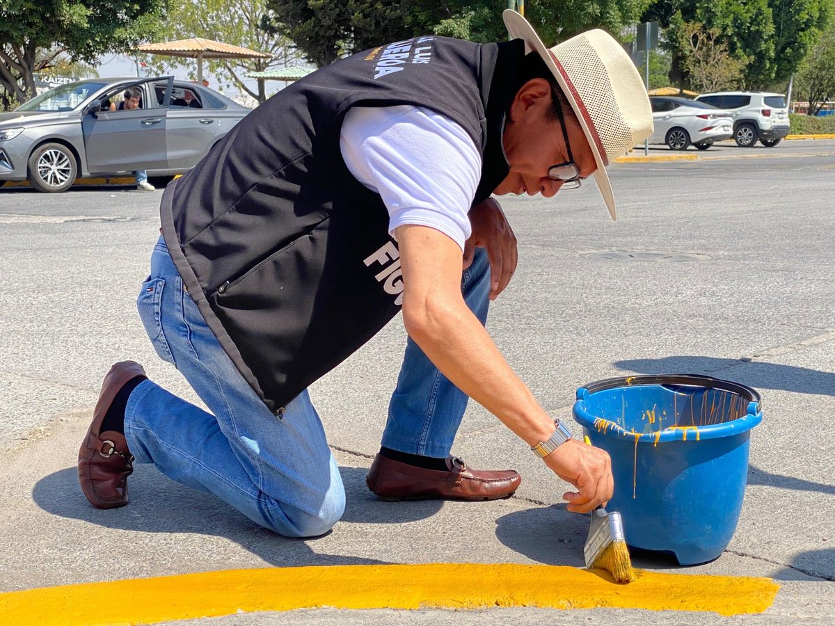 JLuis_Figueroa's tweet photo. En Los Héroes 2, la faena comunitaria fue muestra de lo mucho que se puede lograr cuando hay participación, voluntad y trabajo en equipo.
Gracias por sumarse a esta jornada y por seguir poniendo el ejemplo de comunidad.
#FigueroaConLaGente #Distrito20 #PueblaSur #PorAmorAPuebla https://t.co/9BPMnPT2HR