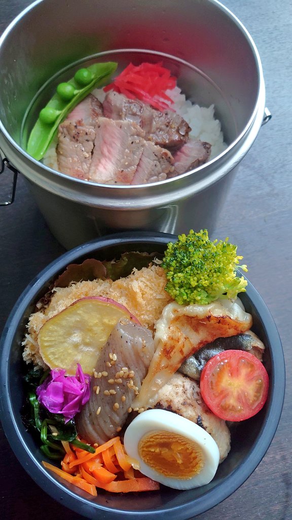 NqTaz2's tweet photo. 長男のお弁当🍱
次男のお弁当🍱
往復2時間次男へお弁当お届け
完了
#お弁当記録 https://t.co/RnHHxjFxm3