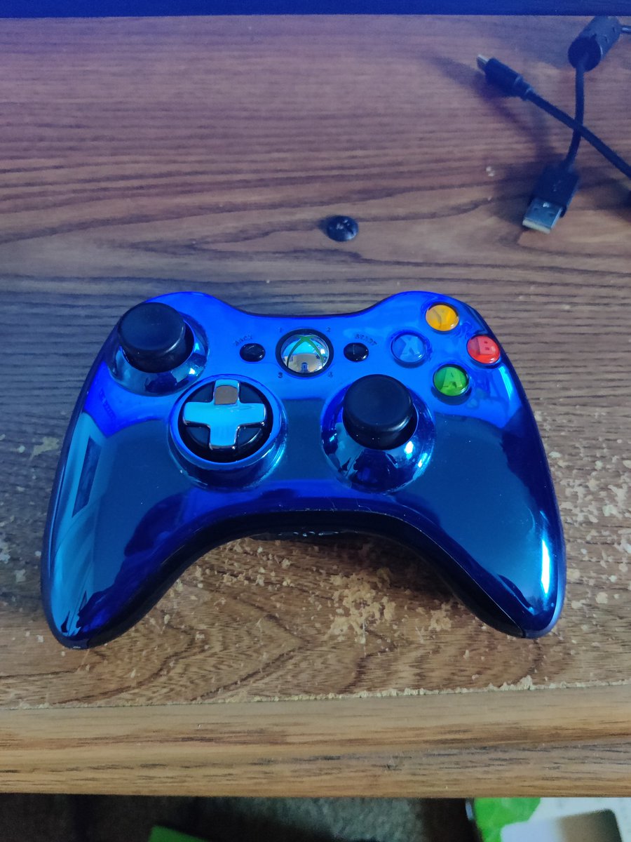 Ehlamin's tweet photo. @Hyperkin @Hyperkin Please... Remaster my baby. https://t.co/G3cnzXH4sq