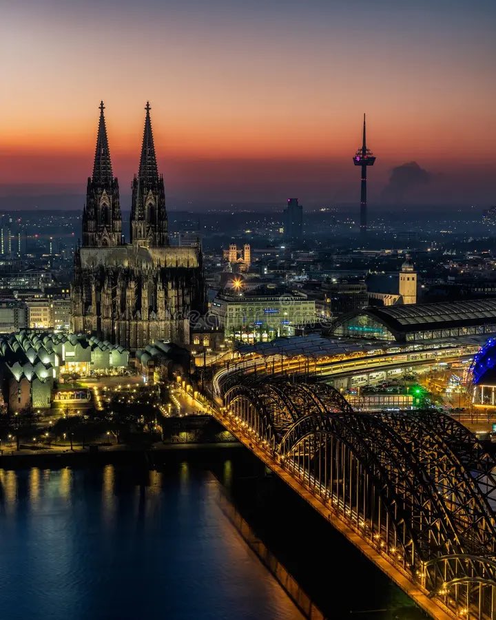 The rest of the world can learn something from Cologne, Germany. Time and time again they have rejected all proposals for any new structure that could rival or obstruct the view of its cathedral. 

Well done 👏