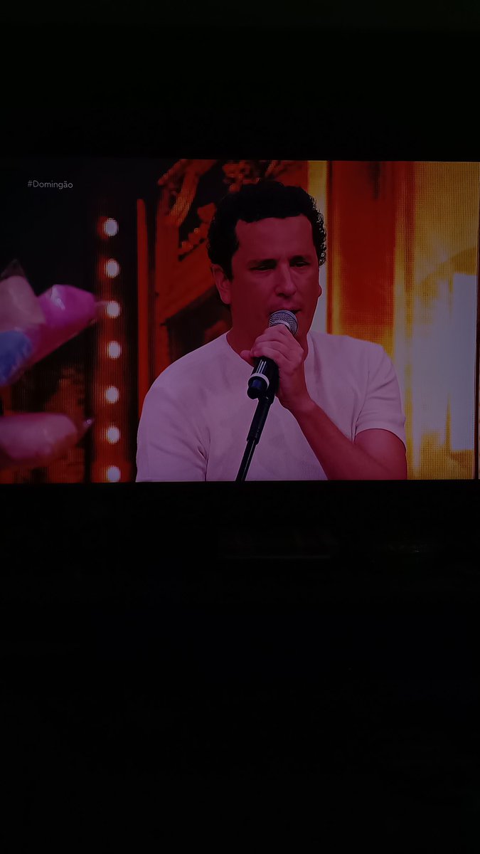 rapaziada vamos comer um cachorro quente