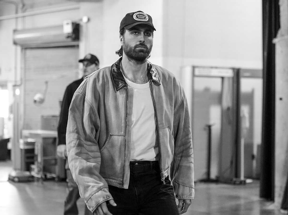 hsjrphoto's tweet image. #Sabres players arrive the @KeyBankCtr ready for Game One of the First Round of the 2026 Stanley Cup Playoffs against the #Bruins.