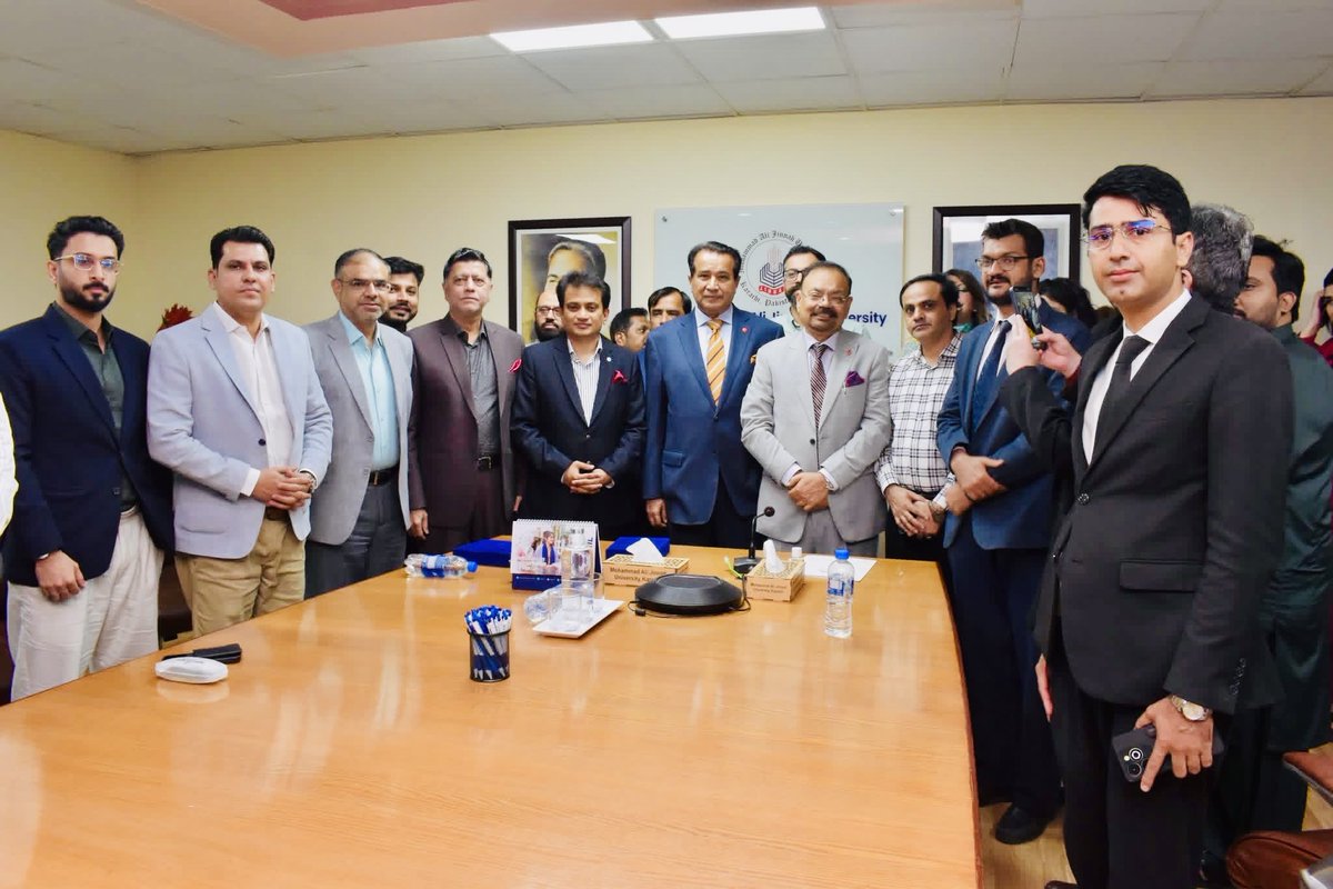 A_R_K_81's tweet image. 𝐚𝐭𝐭𝐞𝐧𝐝𝐞𝐝 the seminar on 𝐌𝐨𝐫𝐨𝐜𝐜𝐨’𝐬 𝐎𝐩𝐩𝐨𝐫𝐭𝐮𝐧𝐢𝐭𝐢𝐞𝐬 𝐟𝐨𝐫 𝐀𝐜𝐚𝐝𝐞𝐦𝐢𝐚 &amp;amp; 𝐈𝐧𝐝𝐮𝐬𝐭𝐫𝐲

Session was organized in collaboration with **MAJU** and the 𝐌𝐚𝐝𝐞 𝐢𝐧 𝐏𝐚𝐤𝐢𝐬𝐭𝐚𝐧 𝐂𝐨𝐫𝐩𝐨𝐫𝐚𝐭𝐞 𝐂𝐥𝐮𝐛. 🇵🇰🤝🇲🇦

#MadeInPakistan #APS #ARK