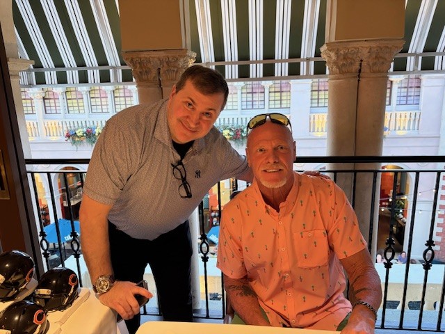lfishelson's tweet photo. Fabulous  DYNALINK AGENT event in Las Vegas last Wednesday with Legendary Bears Super Bowl XX Winning QB, Jim McMahon!!! Thanks to all who attended!!! Was a great day! https://t.co/zEiLqOvZ3n