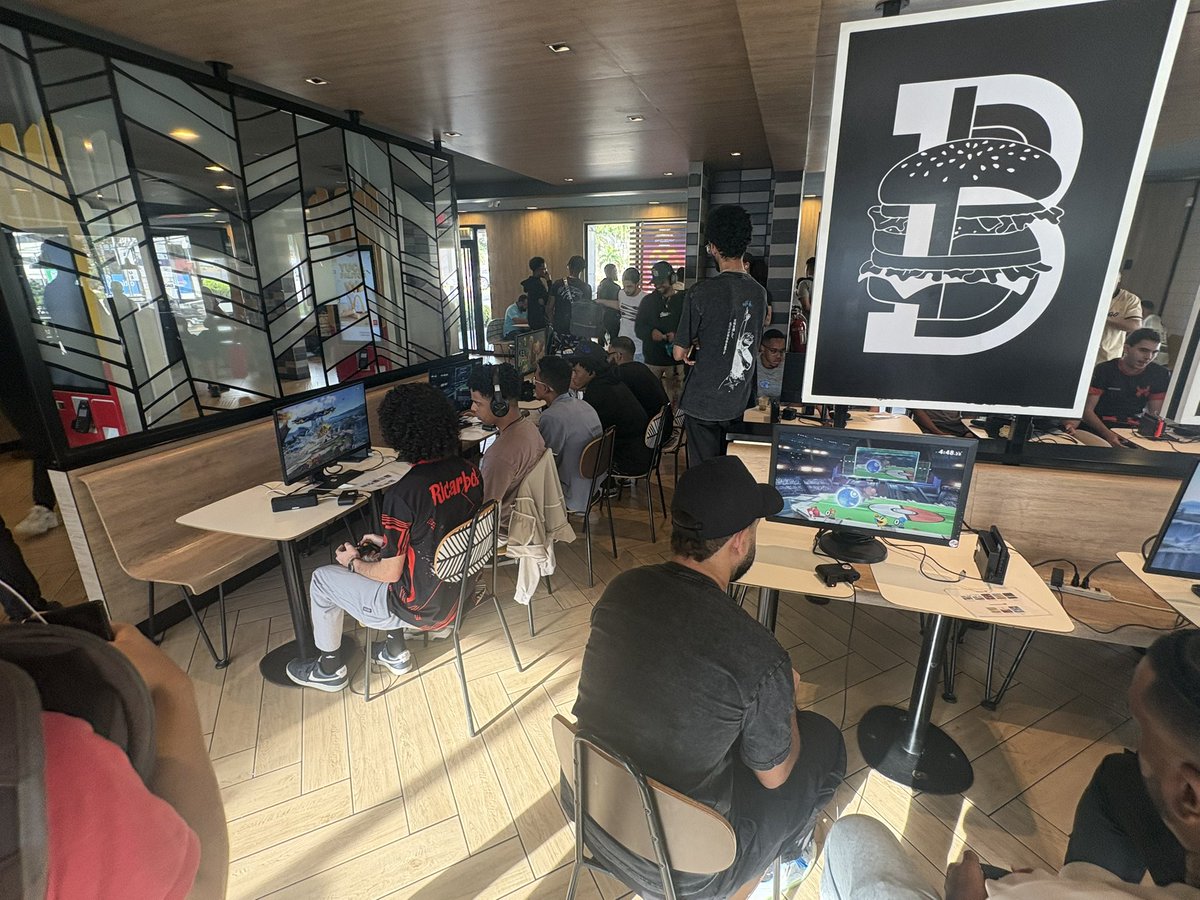 Kalin𒌐🇩🇴 (Mini's Version) tweet media