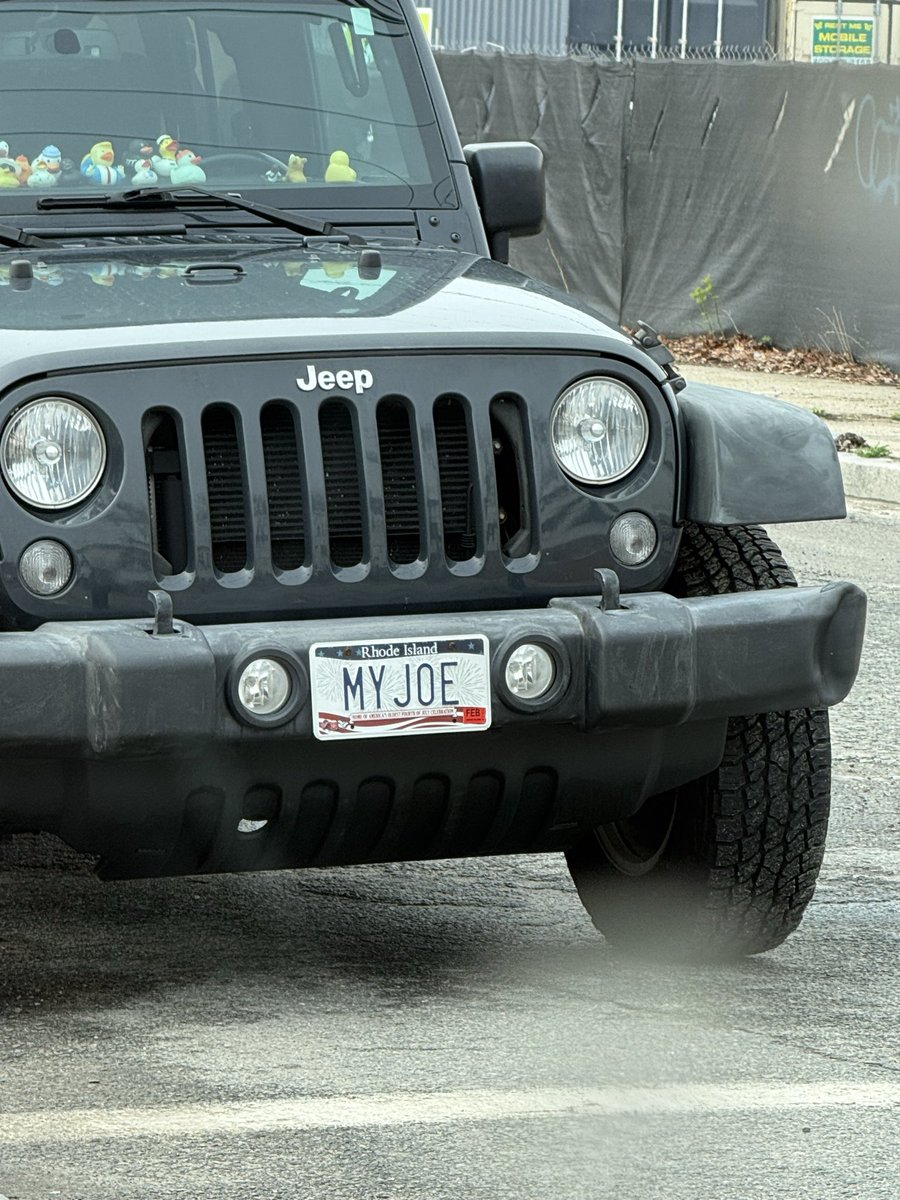 RI Vanity Plates tweet media