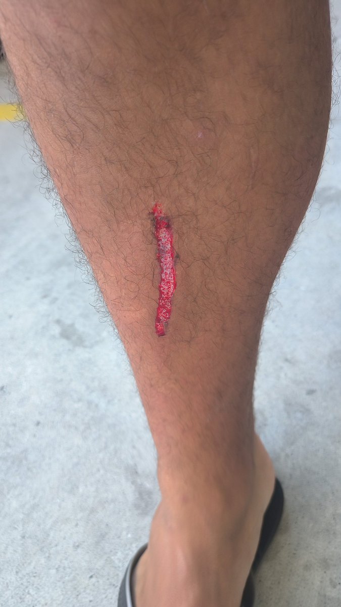 O motoqueiro vendo q falta uma semana pro brasileiro e faz a pior merda da vida dele