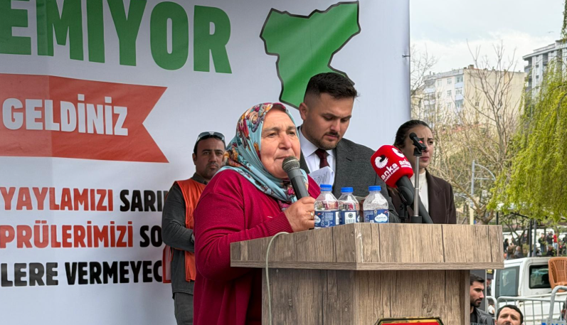 GKarafazli's tweet photo. Esma Aydın AKP’li Alagöz’un Maden Faaliyetlerine İsyan Etti “Bizi her gün zehir içmeye mahkum ettiler” https://t.co/xMQwPqeZqX #Çatalağaç #Derindere #esma aydın #isyan #köyü #MADEN #sekü #su #toprak #yok oldu #Çevre-Ekoloji https://t.co/0dKJ2lXSDG