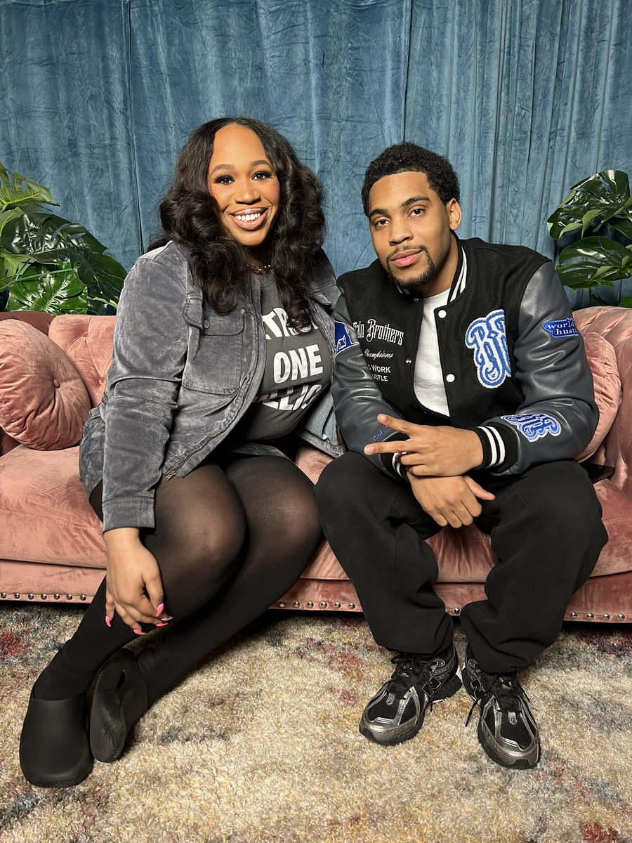 Watch #AskJenn tweet media