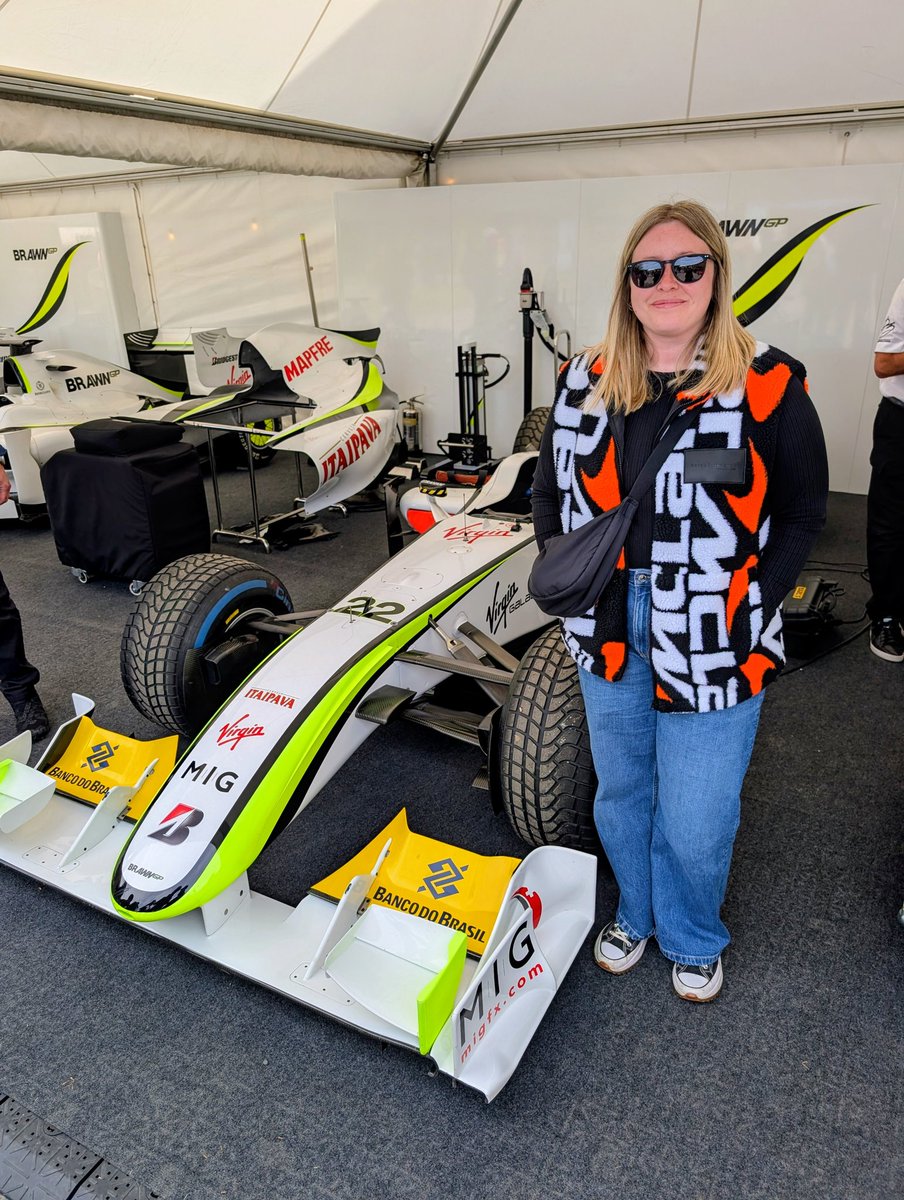 F1Hopeless's tweet photo. I can't put into words what it meant to see Jenson drive his Brawn GP car today at Goodwood. That's the car that got me into F1 and made me a Jenson fan. Getting to see him drive it for only the 3rd time since 2009 was so incredibly special 💚 https://t.co/RE0xCQOuOT