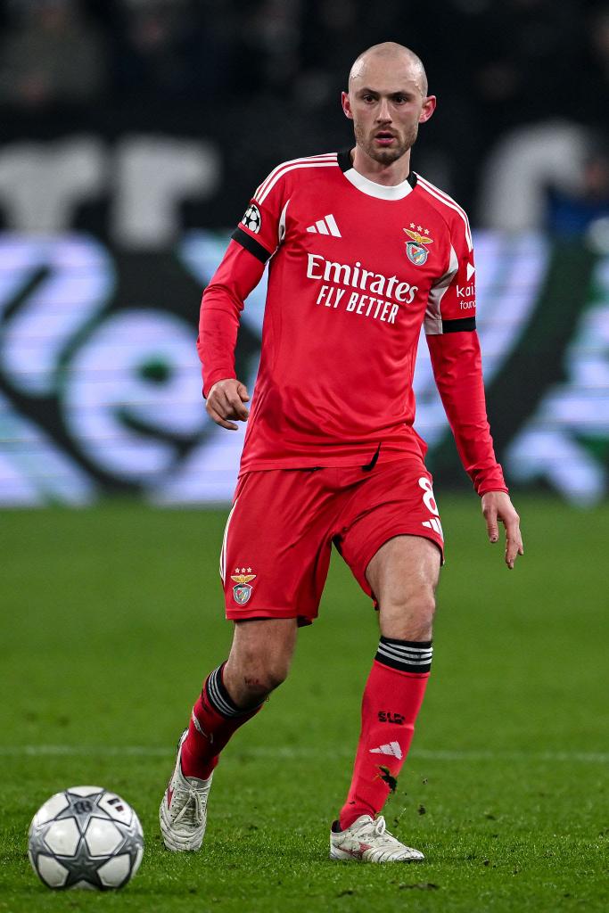 Contrato vitalício para este homem sff <a href="/SLBenfica/">SL Benfica</a>.