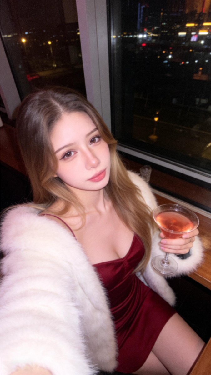 michaelbir56623's tweet image. Leave all the day's weariness in this glass of wine 🍷 Goodnight, world

#Healing #GoodnightCaptions #Relax #LifeScenes #GentleMoments