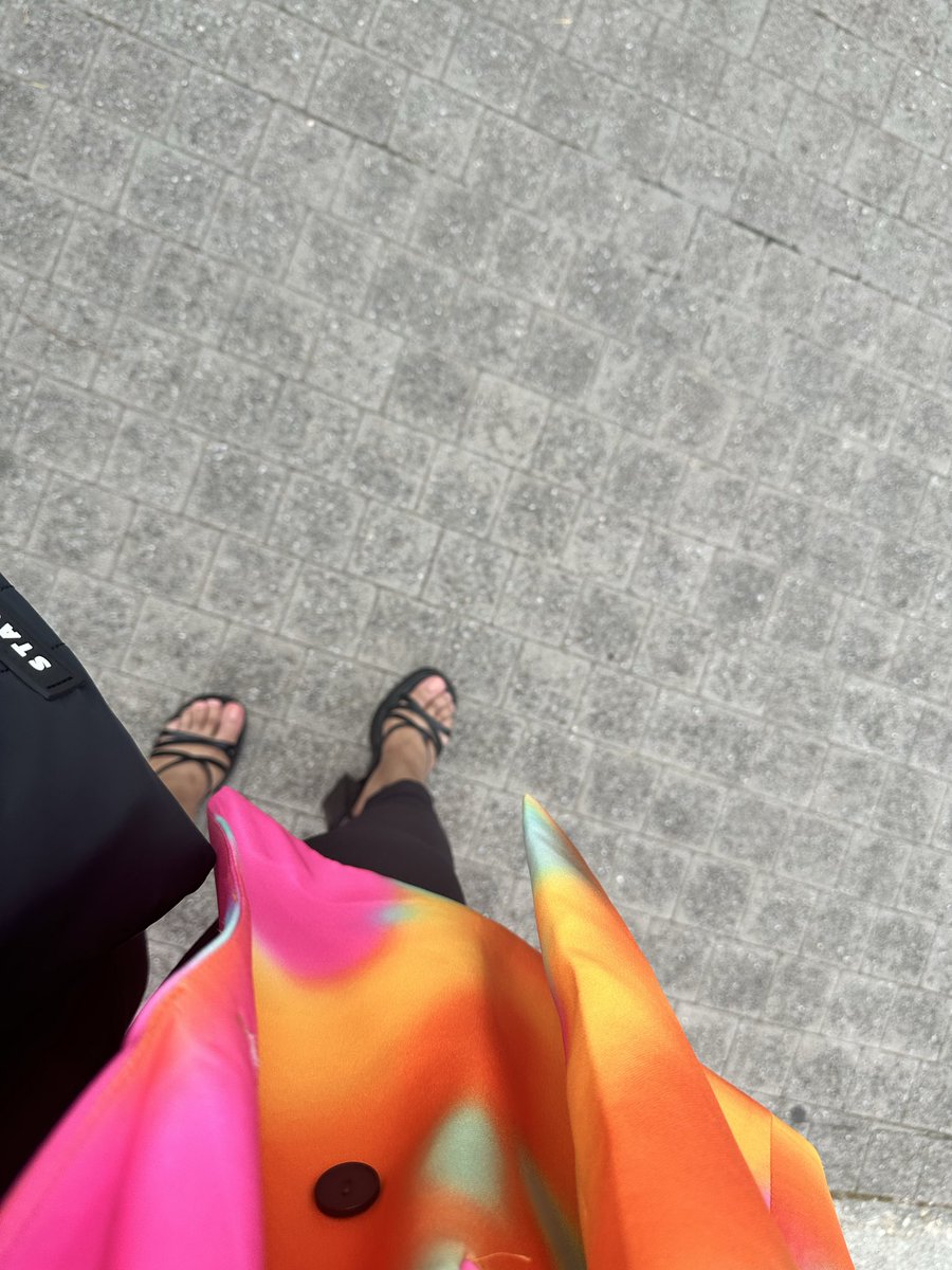 1SoleByMeah's tweet image. Love my little black heels  
•#PrettyFeet
•#Soles
•#FootModel
•#SoftLife
•#SelfCareVibes
•#CleanAesthetic
•#SoftGirlEra
•#PrettyDetails