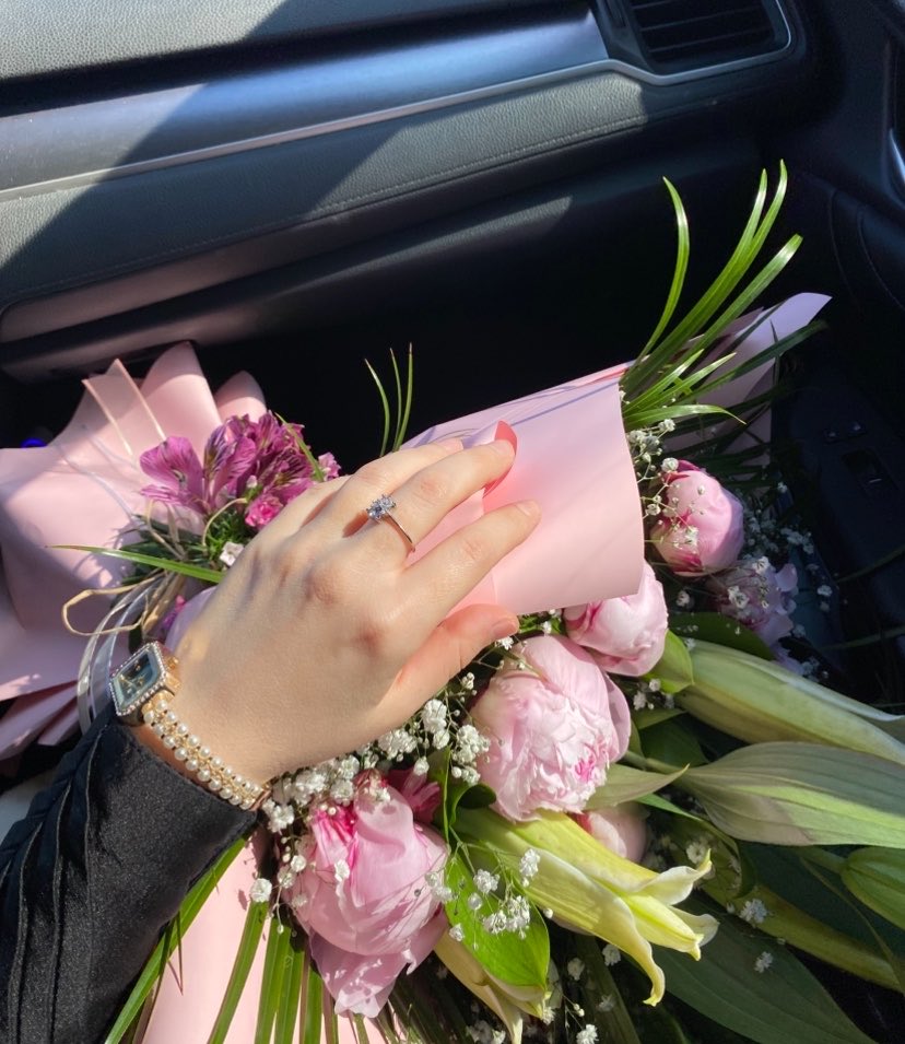 Nazenninn's tweet photo. Kızlar gerçekten şakayık çiçeği anlatıldığı kadar çok güzelmiş 💗 https://t.co/xMg53W8mnO
