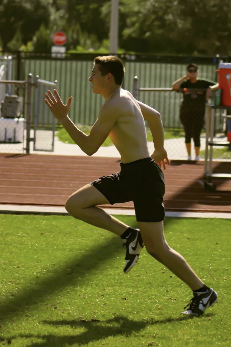 BobbyStarr_6's tweet photo. ‼️Spring Combine Numbers‼️
Class of 2028--Dual Threat QB
Height: 5’9
Weight: 140
Wingspan: 72”
40yd Dash: 4.89 &amp; 4.85
Vertical: 38in
Broad: 8’9

@CoachPTurner @Coach_Charlie38  @starrracing @RivalsHS @CenFLAPreps https://t.co/PsBxMwS2A8