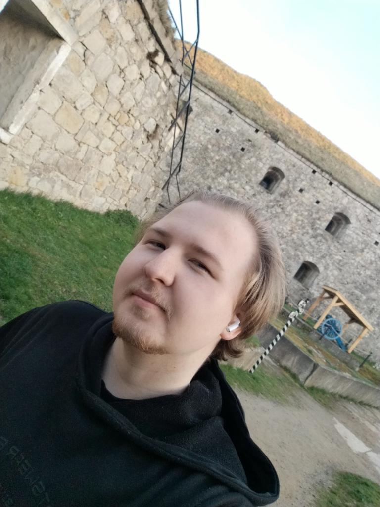 Kacper_Ocimek's tweet image. Byłem ostatnio na robocie organizatora na Forum "Młodych Pasjonatów Historii Regionu" na twierdzy Kłodzku. Niestety powtórki z "Pier*olnięcia z 3-funtowej armaty na Twierdzy Kłodzko" nie uświadczyliśmy, ale też była baza.

#Forum #Activity #Socialactivist #twierdzakłodzko