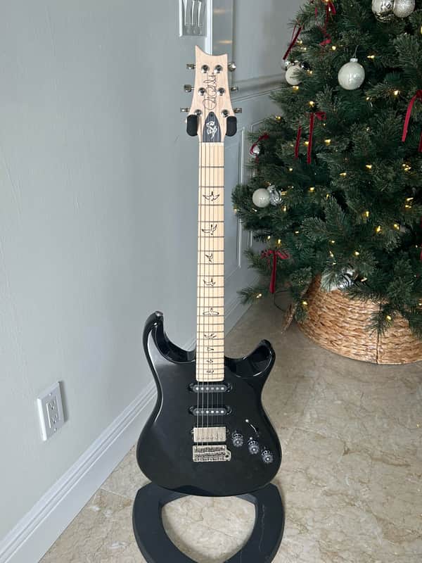 TheGuitarPit's tweet image. 🎸 PRS Fiore 2022 - Black Iris
💰 $1,500 · Excellent Condition
🔗 theguitarpit.com
#guitar #reverb #prs #theguitarpit