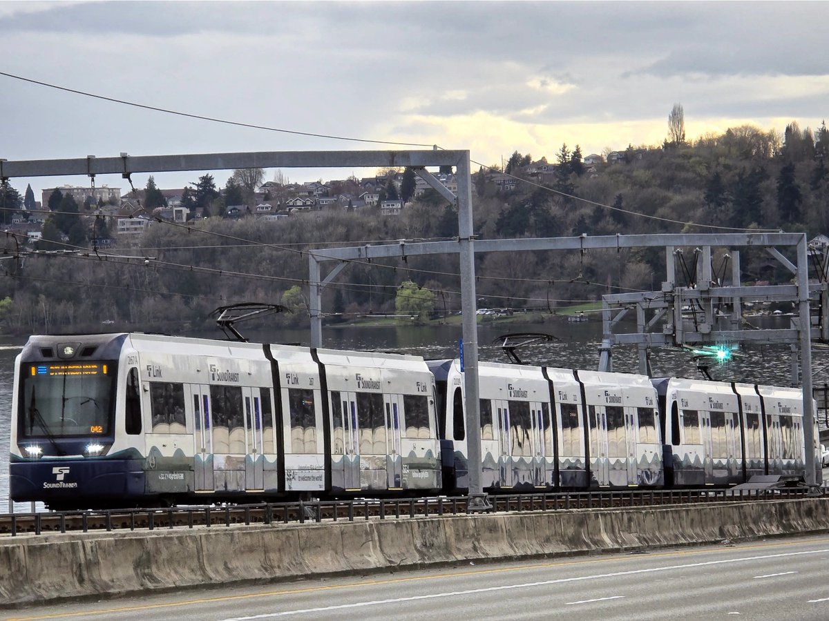 Transit Center tweet media