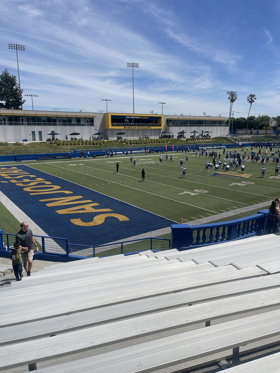 JohnRitter20382's tweet photo. Had a amazing visit at San Jose state this weekend!!!💙💛@TrenchWorkElite @CoachE916 @IHSTigerSports @SanJoseStateFB https://t.co/jEOea18i2F