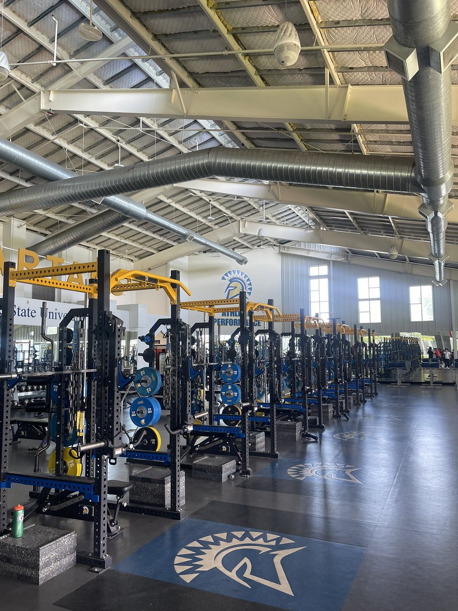 JohnRitter20382's tweet photo. Had a amazing visit at San Jose state this weekend!!!💙💛@TrenchWorkElite @CoachE916 @IHSTigerSports @SanJoseStateFB https://t.co/jEOea18i2F