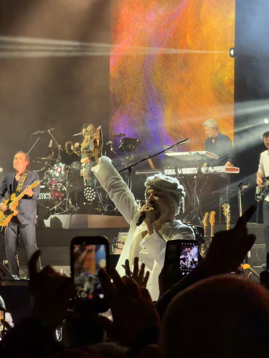 julesalgie's tweet photo. @wearejames 🤩Awesome gig 🤩 https://t.co/Uwp2Glocci