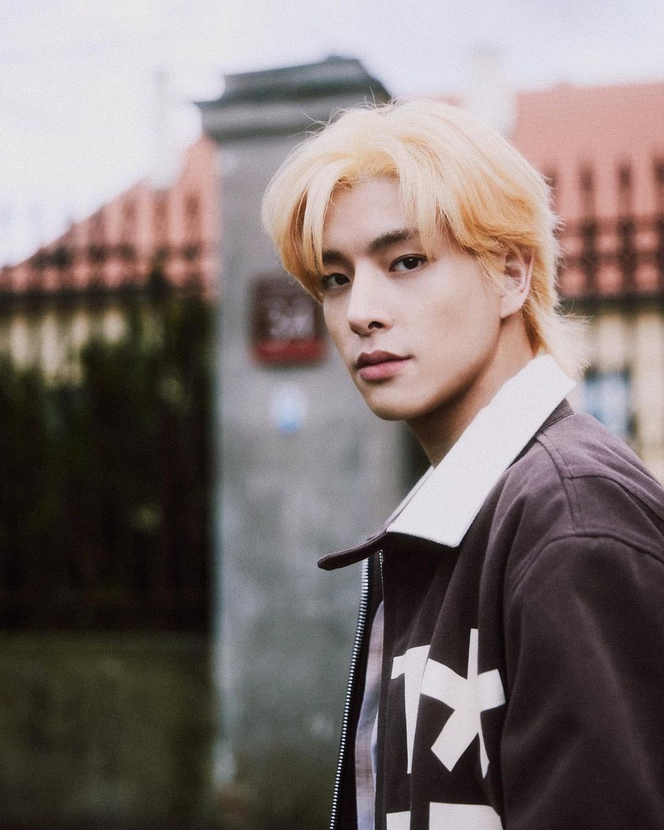 yearlyenhypen's tweet image. enhypen via Instagram post 3 years ago today with “#JAKE”(28th April  2023)