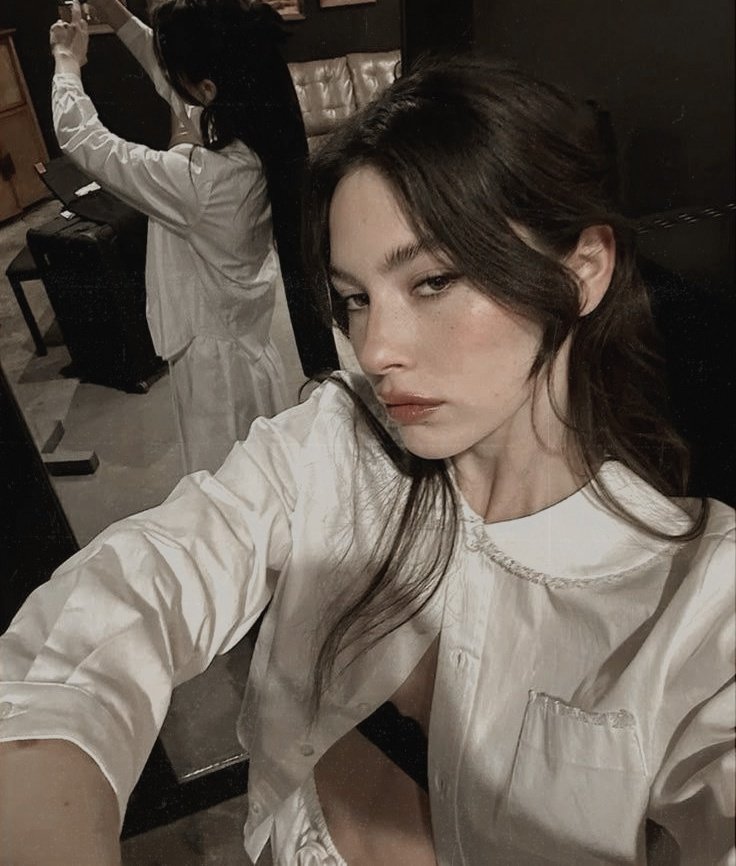 ᅠ⋆ 𝓓𝒂𝒉𝒍𝒊𝒂. tweet media