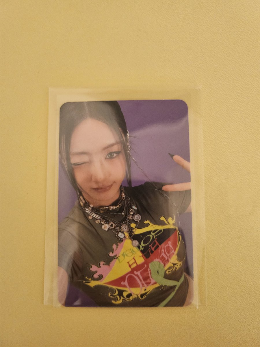 jihyo_you's tweet photo. Fb super positivo para @AmandaFsouza80 que me vendeu essa hyo linda. Amei os Brindes!💗 https://t.co/e2HhgIDNkK