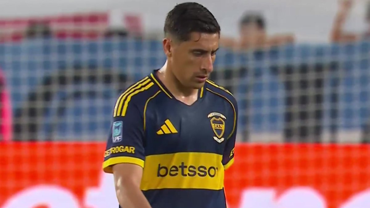 TyCSports's tweet image. ¡EL CHANGUITO A LA CANCHA!

A los 69', Zeballos ingresó en lugar de Merentiel en el triunfo parcial de #Boca ante #River.