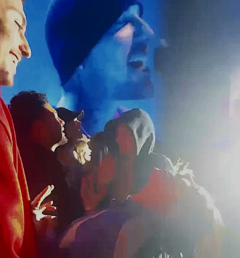 goldwing_angel_'s tweet image. This is why #they are mad. Billie is so loved by every one around her, so #they have to keep making excuses to justify their hate. She trully makes this world a better place ❤️