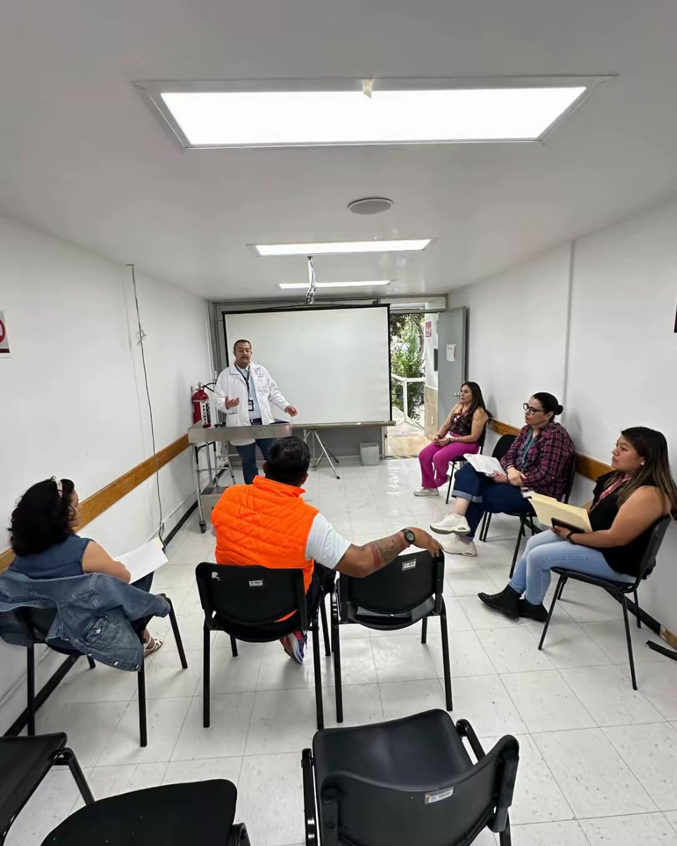 Ayer en CMF Narvarte y hoy en CMF Villa Álvaro Obregón del ISSSTE, recorrimos con los Comités de Salud para escuchar, identificar necesidades y construir soluciones desde la comunidad.
#LaClínicaEsNuestra #MenosEscritorioMásTerr