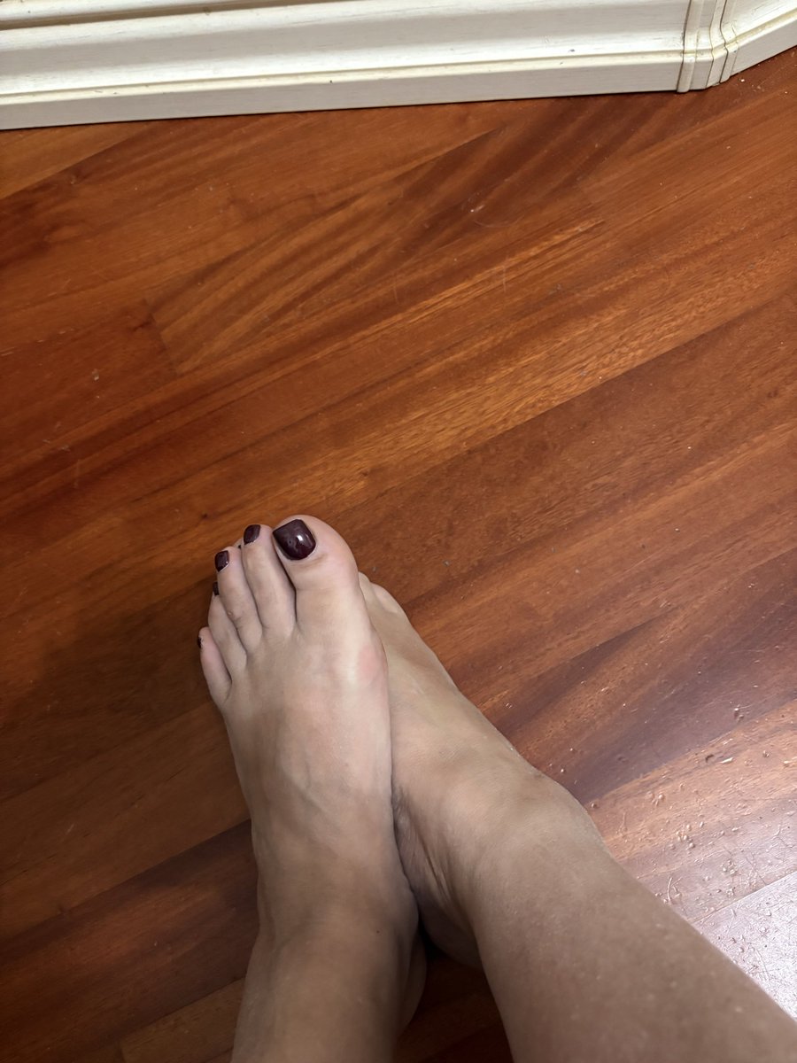 sabrina Foot tweet media