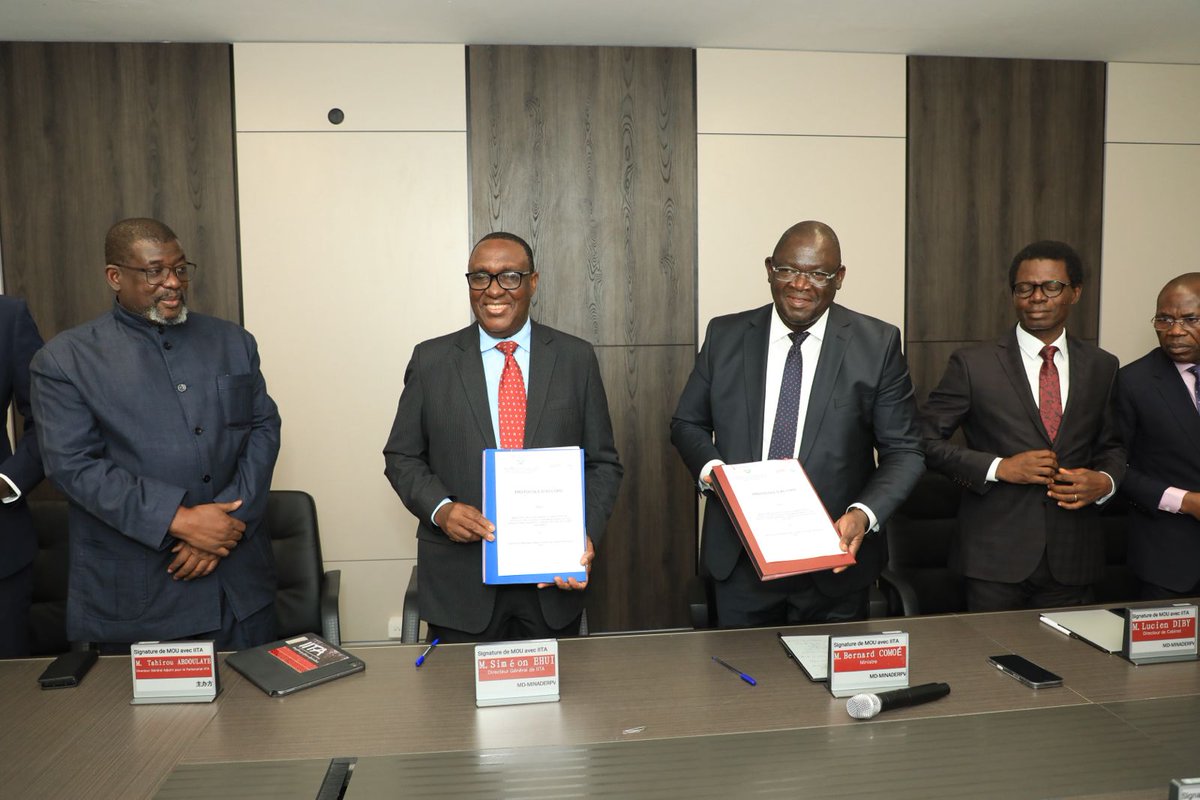 simeonehui's tweet image. Côte d’Ivoire is moving from strategy to action.

Proud to sign a strategic MoU with the Government to scale food crop systems - cassava, plantain, maize, soybean, yam, and cowpea.

👉 From science to impact
👉 From pilots to scale

#FoodSecurity #Partnerships #Africa