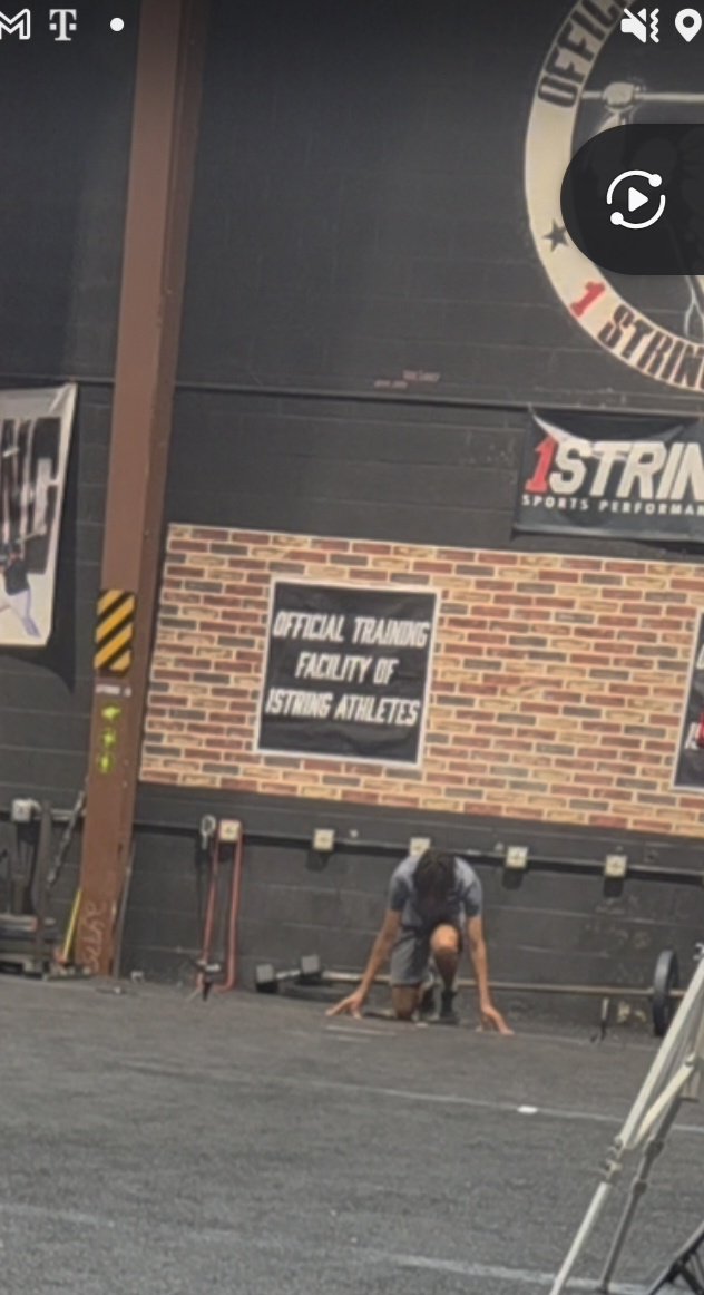 EliteAth_Jerry's tweet image. Great workout today. 1.49 10 yard split.  @1STRINGSPORTS Jeremiah Rodgers 
C/O  2030. WR/DB and Sprinter &amp;amp; Jumper.  @WillVapreps @PrepRedzoneVA @Rivals #speed #football #trackandfield #training #AGTG