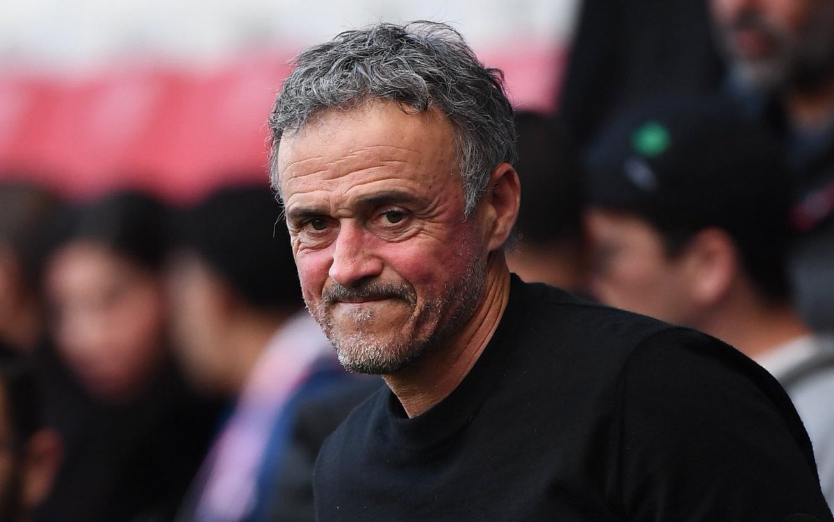 Ligue1_Turkce's tweet photo. Luis Enrique: “Çözüm rotasyon. Eğer neden rotasyon yaptığımızı anlamıyorsanız, hiçbir şey anlamıyorsunuz! 27 günde 9 maç oynayacağız. Bunun üstesinden tüm oyuncularla birlikte gelmek zorundayız.
Ne yapmamızı istiyorsunuz?” #PSG https://t.co/gZXGmH8SBT
