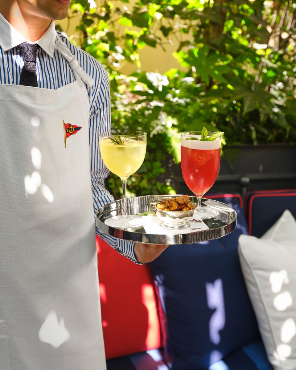 RalphLauren's tweet image. For #MilanDesignWeek, #RalphLauren celebrates the spirit of a sporting life through an immersive expression on our Via della Spiga flagship and signature hospitality from #RalphsBar. 

#SaloneDelMobile
